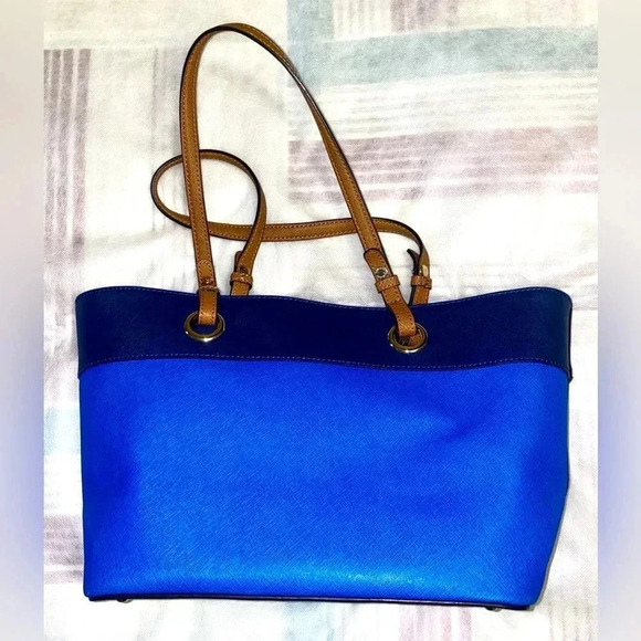 Calvin  Klein bag bright blue color. New - Picture 3 of 10